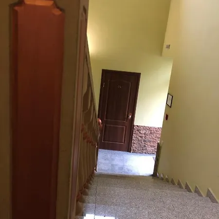 Admiral Hotel *