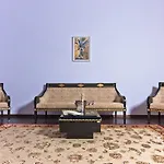 Admiral Hotel *